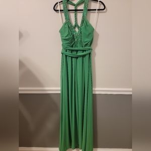 IGNITE EVENINGS BY Carol Lin. Beautiful emerald long formal dress. 12